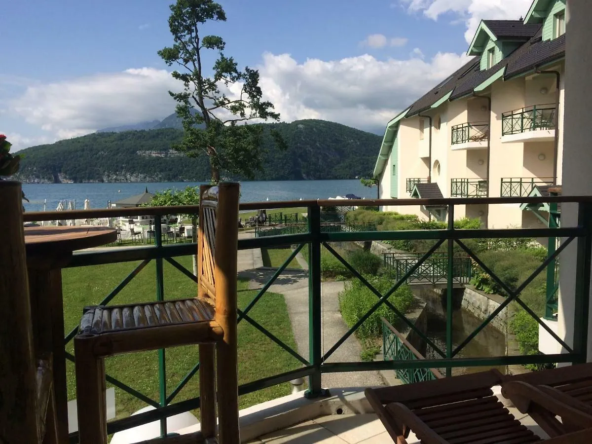 La Baie Des Voiles ,Vue Lac D'Annecy ,Plage Privee Duingt