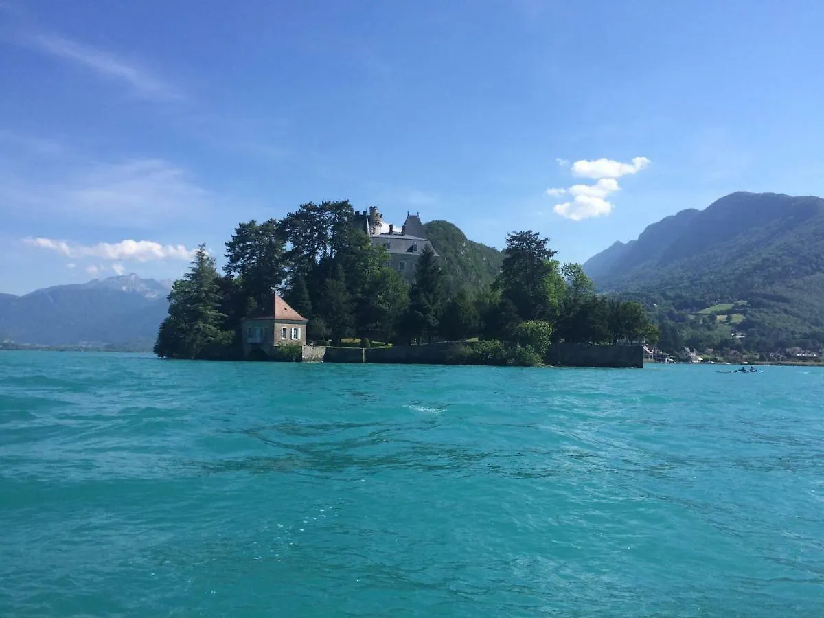 Apartment La Baie Des Voiles ,Vue Lac D'Annecy ,Plage Privee Duingt
